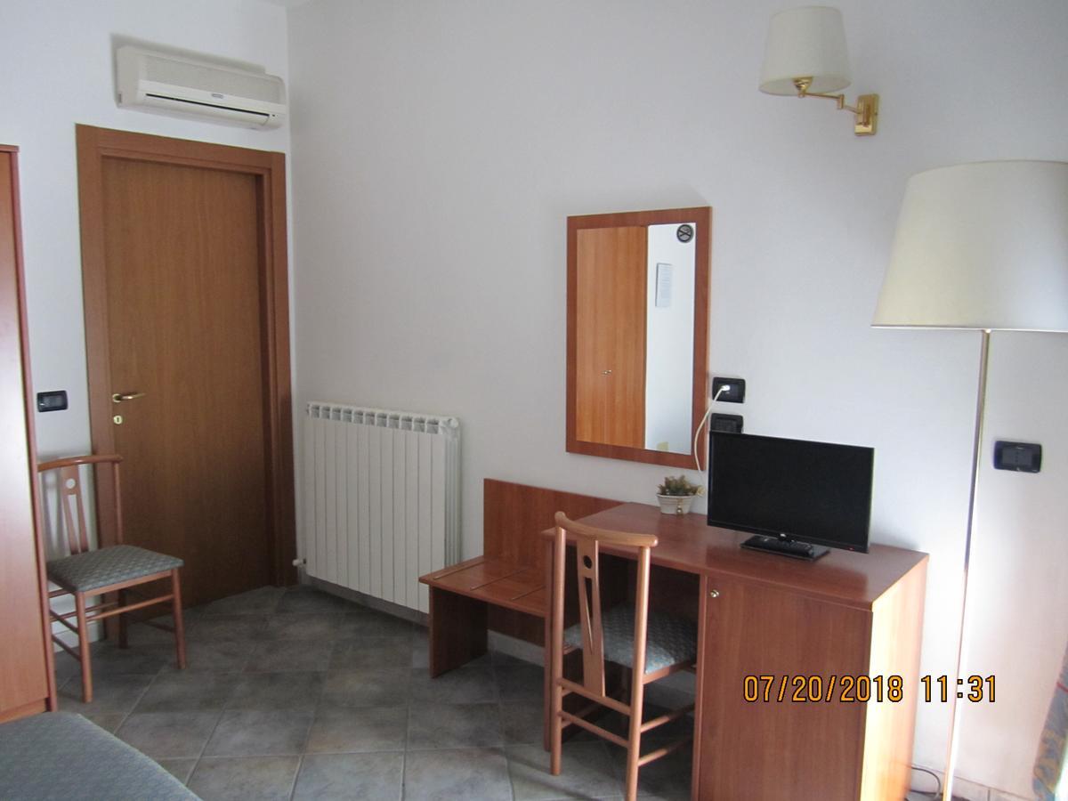Adelphi Room & Breakfast Феррара Экстерьер фото