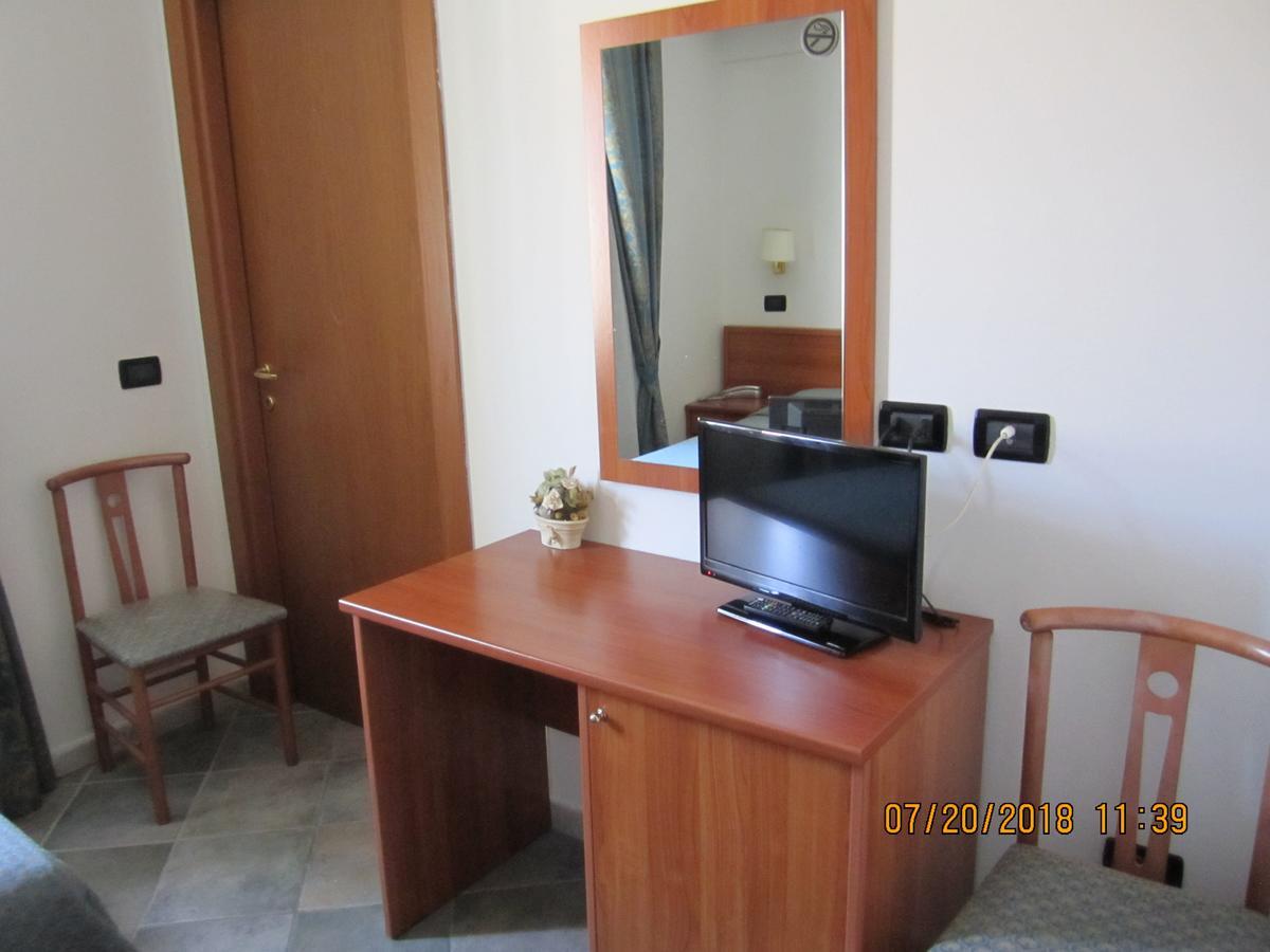 Adelphi Room & Breakfast Феррара Экстерьер фото