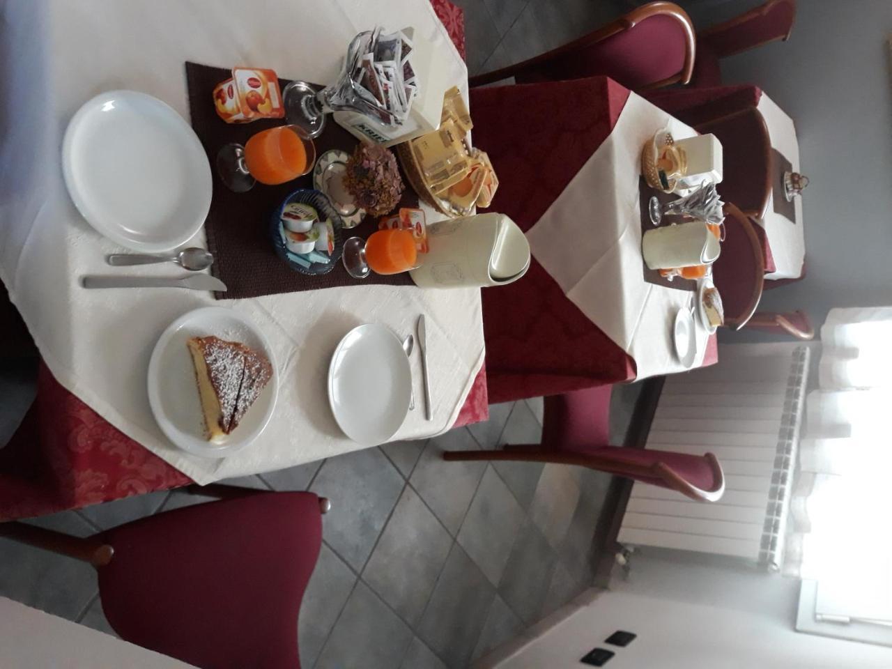 Adelphi Room & Breakfast Феррара Экстерьер фото